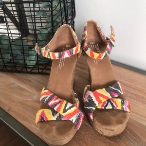 Toms wedges